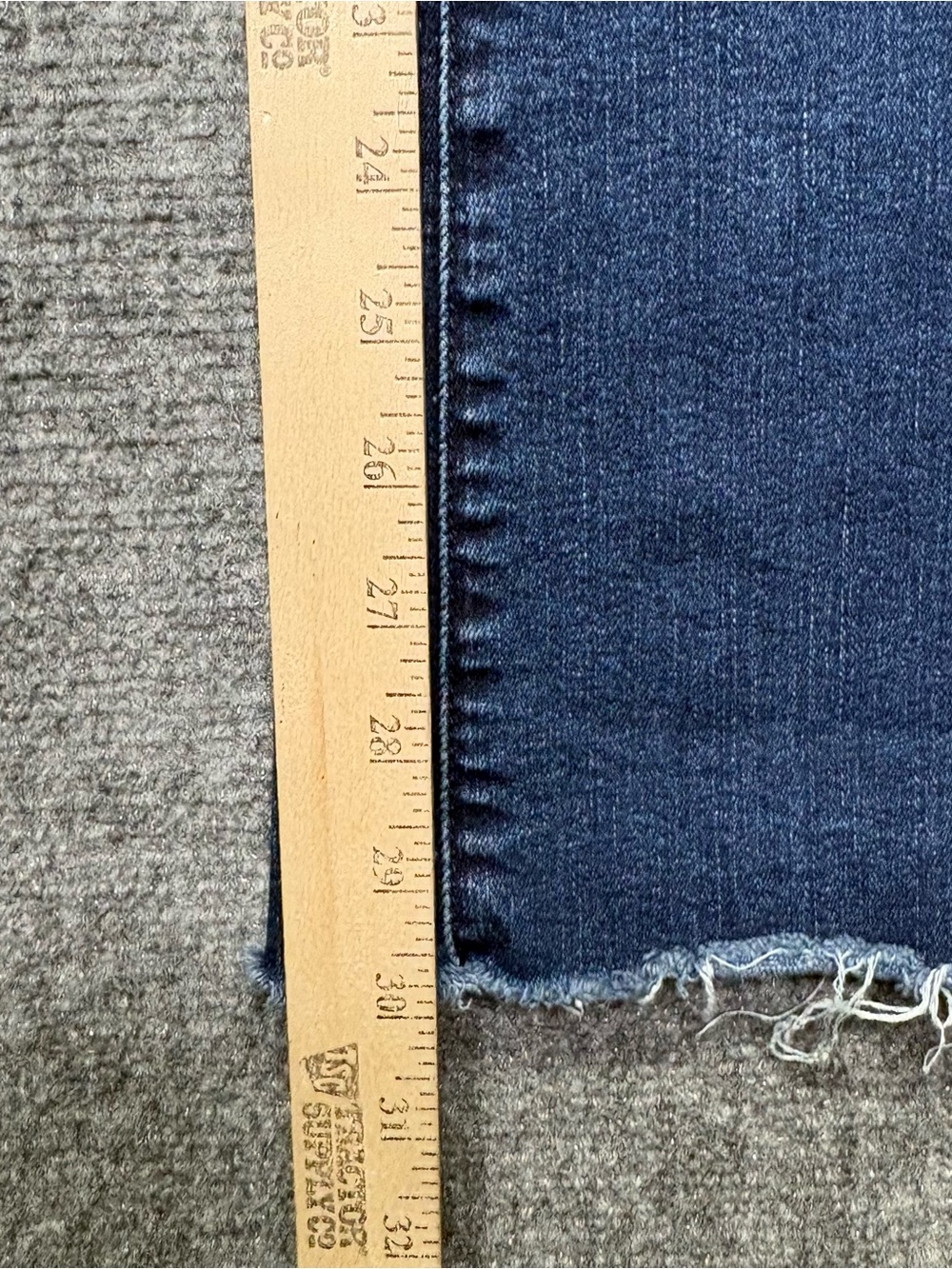 MOTHER Jeans Womens 32 Weekender Fray in Mint Condition Flare Raw Hem USA Made - Picture 10 of 15